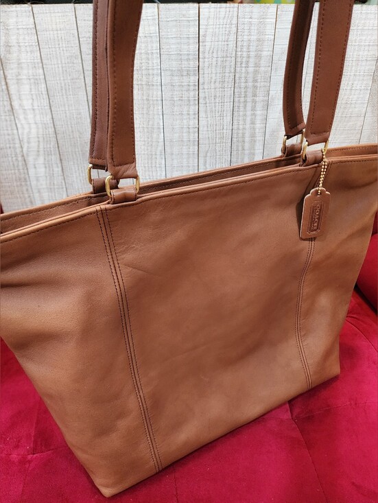 Coach Handbags - Vintage Coach 4065 Light Tote British Tan Glove Tanned Leather XL Zip Tote USA M